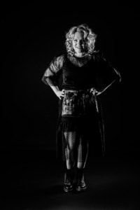 Porträt einer jungen Frau in Businesskleidung, professionelle Unternehmensfotografie. - photoart hübner business Porträt einer jungen Frau in Businesskleidung, professionelle Unternehmensfotografie.