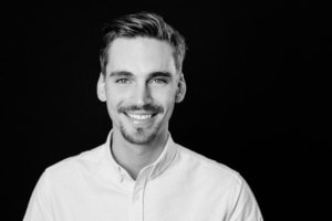 Professionelles Business-Porträt eines Mannes für Firmenprofile und LinkedIn.